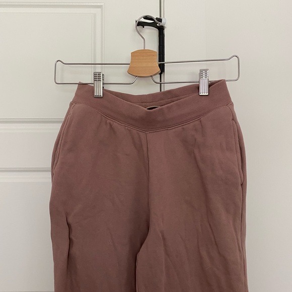 Girlfriend Collective Sweatpants in Taro - Picture 2 of 3